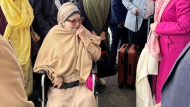 Khaleda hithro