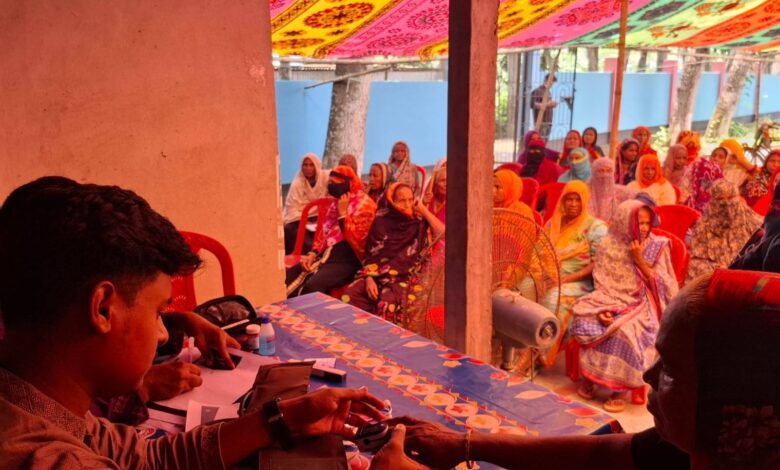 অসহায়-হতদরিদ্রদের স্বাস্থ্য সেবায় রাজবাড়ীতে ফ্রি মেডিকেল ক্যাম্প 1 505426639 10048104838614852 3097062835178843434 n 1 2