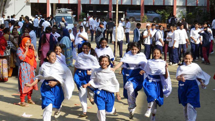 কাল থেকে লম্বা ছুটিতে যাচ্ছে শিক্ষাপ্রতিষ্ঠান, খুলবে কবে? 1 school 2505280902